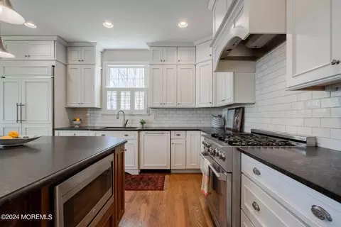 Kitchen - 49 Center St, Rumson, NJ 07760 photo 2 of 3
