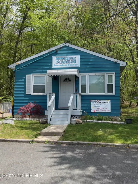90 Spring Hill Rd, Matawan, NJ 07747
