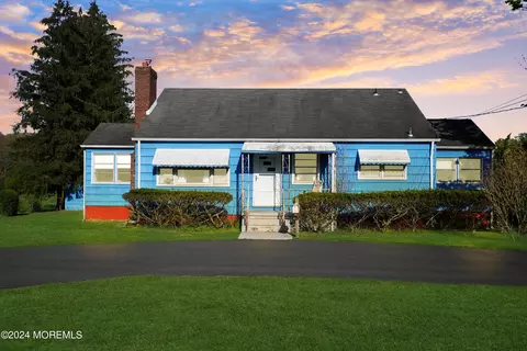 928 Green Grove Rd, Ocean, NJ 07712