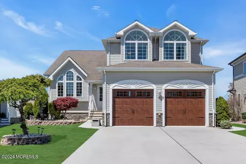 30 Bay Point Dr, Toms River, NJ 08753