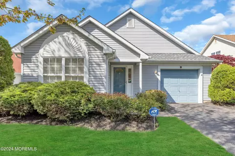 2613 Lancaster Ln, Toms River, NJ 08755