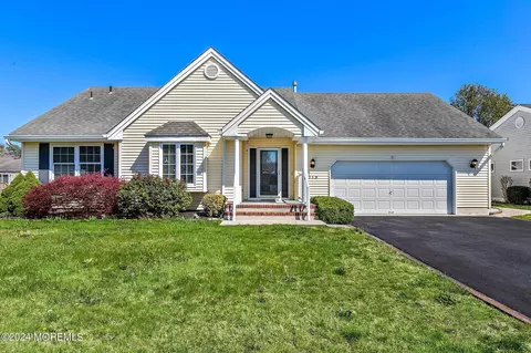 113 Fernwood Ln, Forked River, NJ 08731