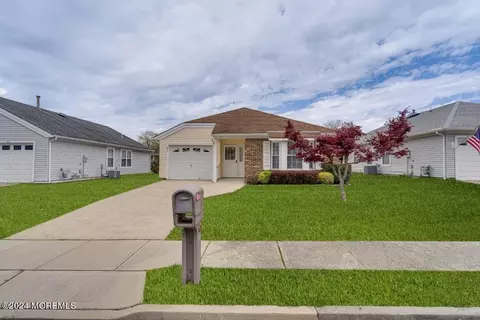 67 Pine Oak Blvd, Barnegat, NJ 08005