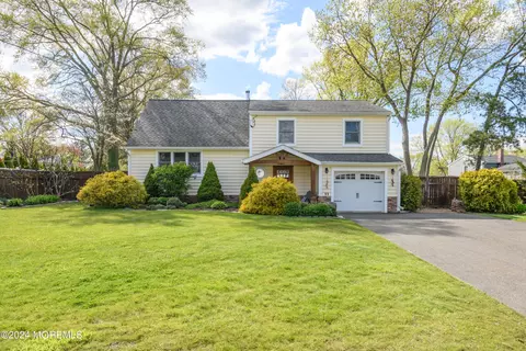 11 Jupiter St, New Monmouth, NJ 07748