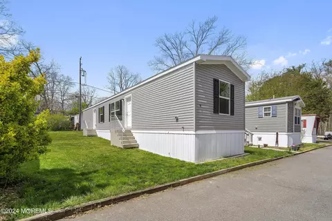 6 Lace Bark Ln, Jackson, NJ 08527