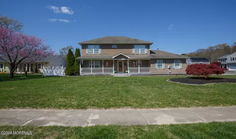 237 Katie Lynn Ct, Brick, NJ 08723