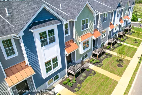 333 First St #11, Keyport, NJ 07735