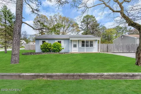 212 Hannibal St, Toms River, NJ 08757
