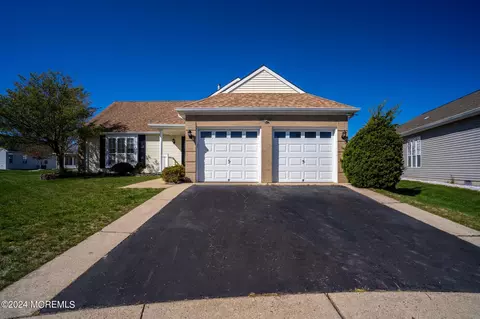 12 Bolton Ct, Toms River, NJ 08757