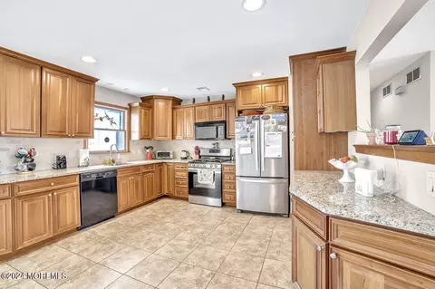 1444 Pacific Ave, Beachwood, NJ 08722