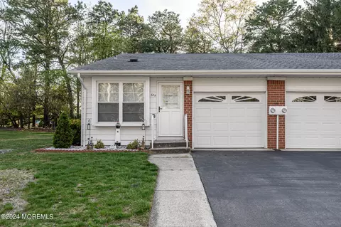 64 Yorktowne Pkwy, Whiting, NJ 08759