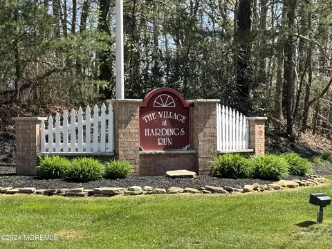 4809 Hawthorne Ln #204, Mays Landing, NJ 08330