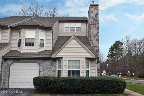 3201 Pepperbush Ct, Toms River, NJ 08755