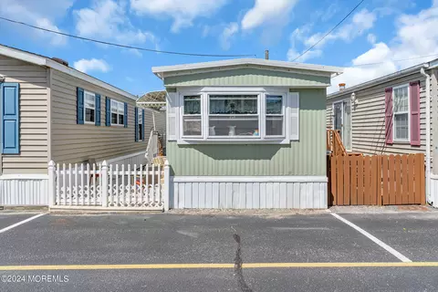 20 15th Ave, Seaside Park, NJ 08752