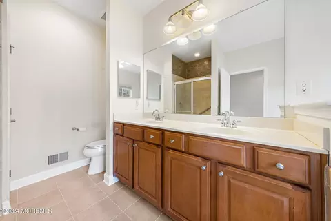 Bath - 71 Avalon Way, Waretown, NJ 08758 photo 1 of 4