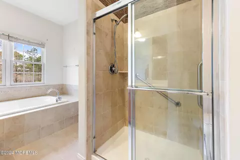 Bath - 71 Avalon Way, Waretown, NJ 08758 photo 2 of 4