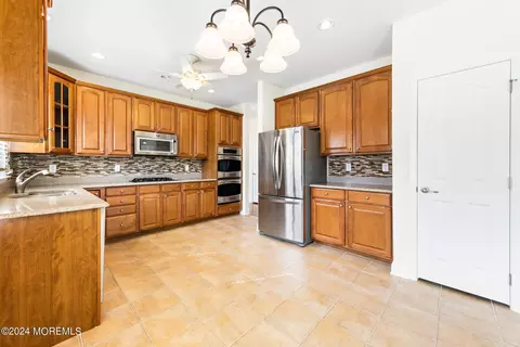 Kitchen - 71 Avalon Way, Waretown, NJ 08758 photo 2 of 5