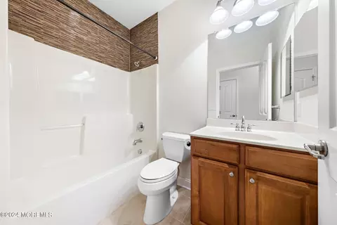Bath - 71 Avalon Way, Waretown, NJ 08758 photo 4 of 4