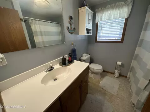 Bath - 421 3rd St, Waretown, NJ 08758 photo 1 of 1