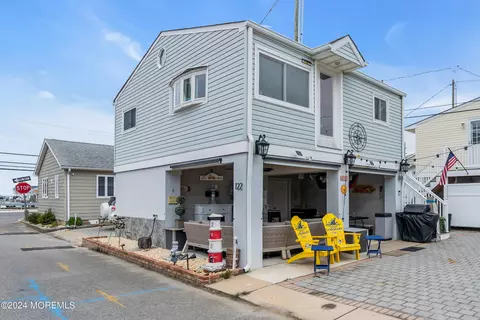 122 W Dune Way, Lavallette, NJ 08735