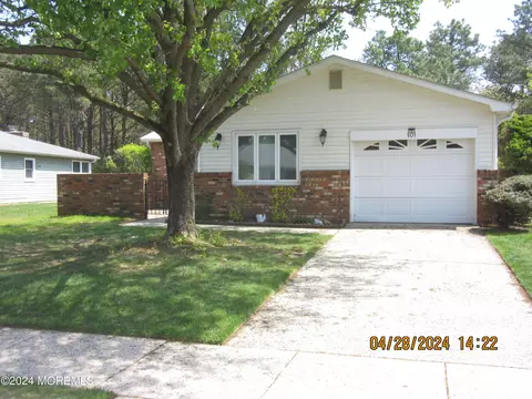 101 Lions Head Blvd S #SO, Brick, NJ 08723