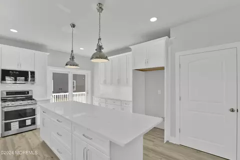 802 Florence Ave, Union Beach, NJ 07735