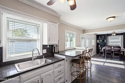 Kitchen - 402 Fifth St, Waretown, NJ 08758 photo 5 of 7
