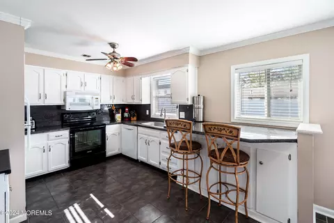 Kitchen - 402 Fifth St, Waretown, NJ 08758 photo 2 of 7