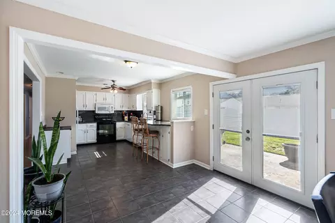 Kitchen - 402 Fifth St, Waretown, NJ 08758 photo 7 of 7