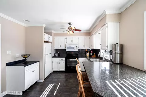 Kitchen - 402 Fifth St, Waretown, NJ 08758 photo 3 of 7