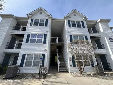 1635 Waterford Dr #1635, Edison, NJ 08817