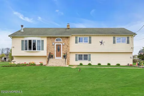 12 Province Line Rd, New Egypt, NJ 08533