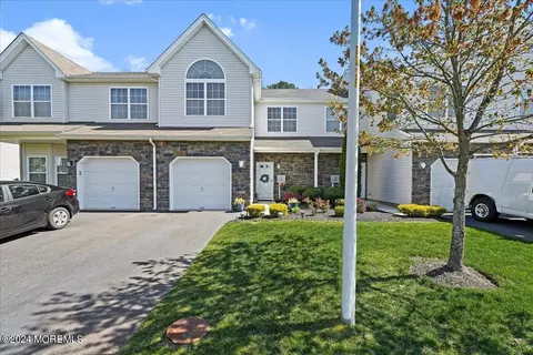 20 Santa Rosa Ln, Tinton Falls, NJ 07753