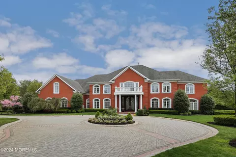 9 Evergreen Ln, Colts Neck, NJ 07722
