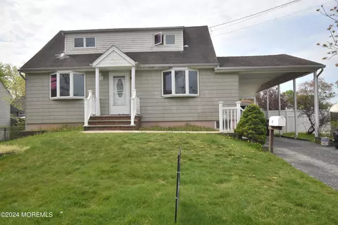 26 Winthrop Pl, Hazlet, NJ 07730