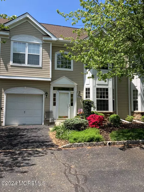 175 Shinnecock Dr, Manalapan, NJ 07726