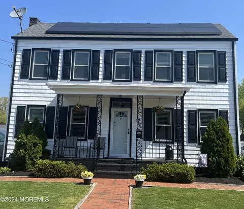 49 Compton St, Middletown, NJ 07748