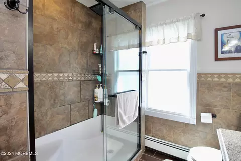 Bath - 49 Compton St, Middletown, NJ 07748 photo 3 of 5