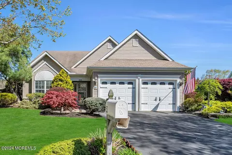53 Ivy Hill Rd, Lakewood, NJ 08701