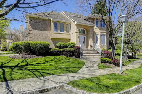 229 Saint Andrews Ct, Holmdel, NJ 07733