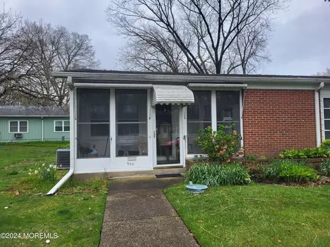 95 Edinburgh Ln # A, Lakewood, NJ 08701