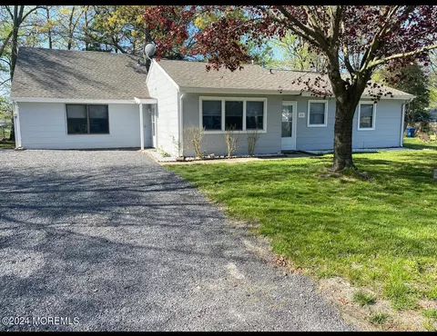 211 Lake Champlain Dr, Little Egg Harbor, NJ 08087