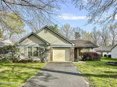 503 Petunia Ln N, Whiting, NJ 08759