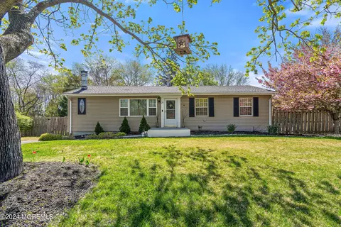 29 Dawn Cypress Ln, Jackson, NJ 08527