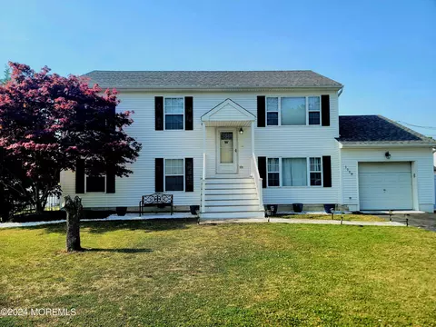 1109 Wellington Ave, Manchester, NJ 08759