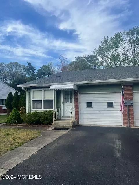 31 Homestead Dr # A, Whiting, NJ 08759