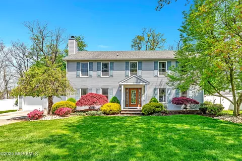 5 Antoinette Ct, Jamesburg, NJ 08831