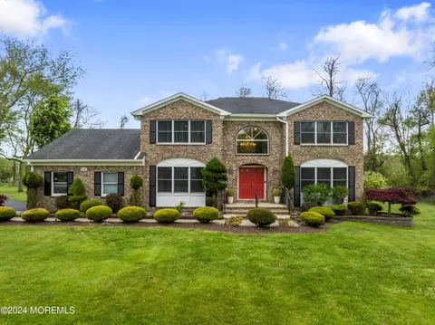 28 Esther Dr, Freehold, NJ 07728