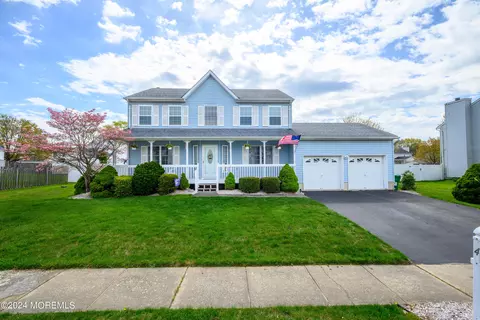 4 Harold Plz, Monroe, NJ 08831