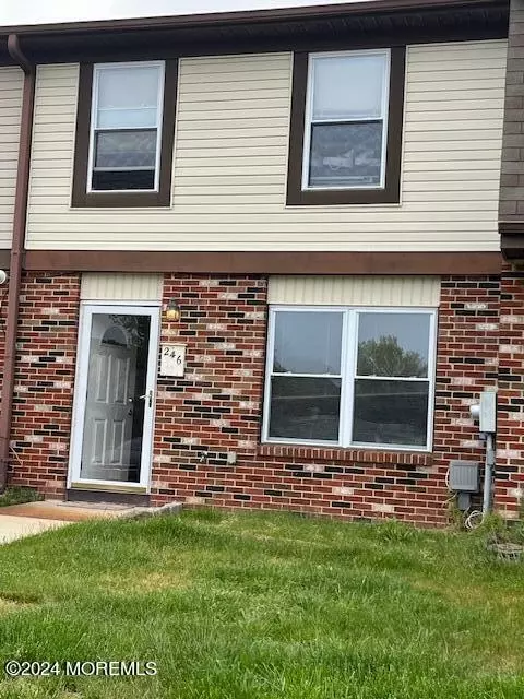 246 Greenwood Loop Rd, Brick, NJ 08724